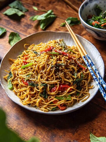 15 Minute Sesame Garlic Chicken Lo Mein Recipe