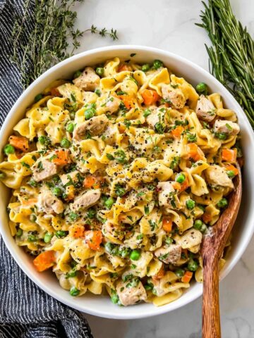 One Pot Creamy Chicken Pot Pie Pasta Recipe