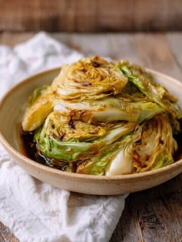 Stir-Fried Iceberg Lettuce with Soy and Oyster Sauces Recipe