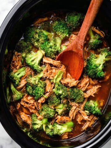 Slow Cooker Teriyaki Chicken Bowls with Broccoli and Bang Bang Sauce Recipe