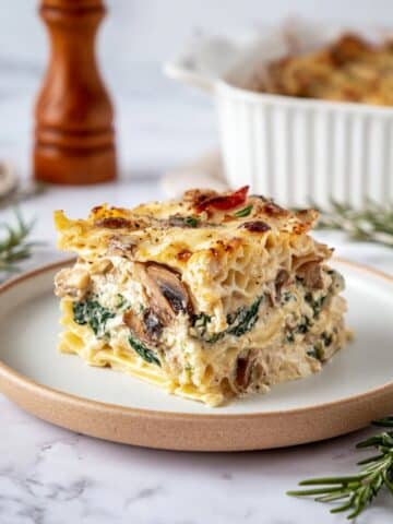 Creamy Chicken Lasagna with Mushrooms and Spinach Recipe