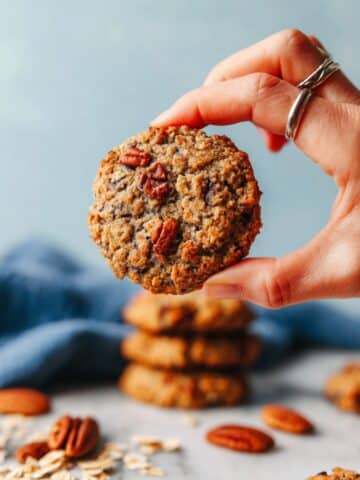 Chai-Spiced Flourless Oatmeal Cookies Recipe