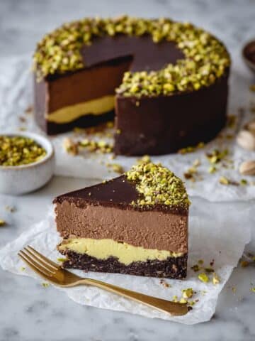 No-Bake Chocolate Pistachio Cake with Vegan Option Recipe