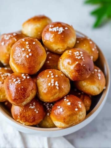 Air Fryer Pretzel Bites {Soft Pretzel Bites} Recipe